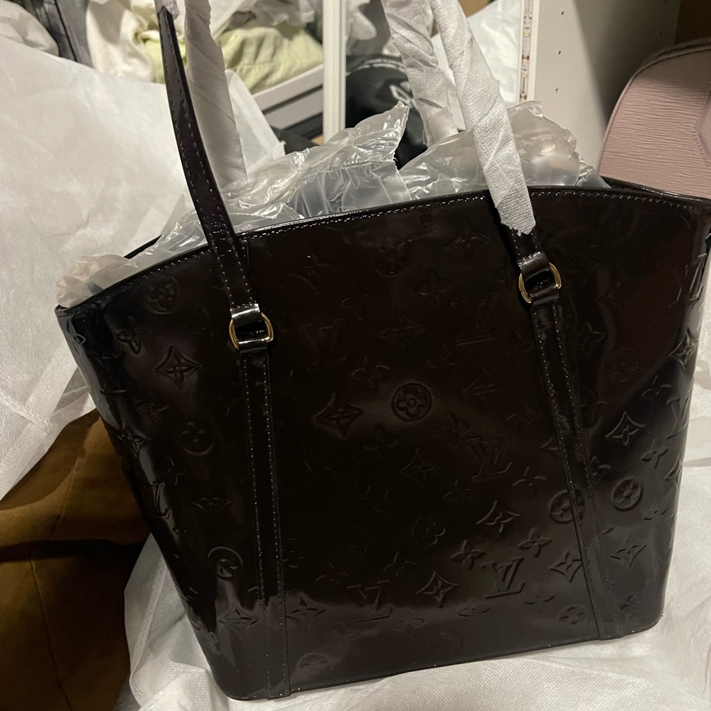 Louis Vuitton Vernis Patent Monogram